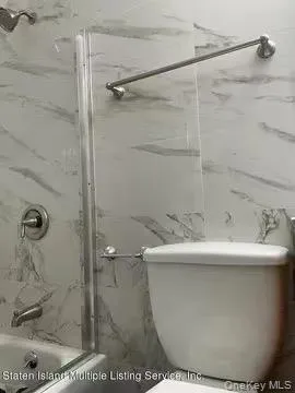 8426 Beverly Road, New York, NY, 2 Bedrooms Bedrooms, 4 Rooms Rooms,1 BathroomBathrooms,Residential Lease,For Rent,Beverly,0,1021497 8426 Beverly Road, New York, NY, 2 Bedrooms Bedrooms, 4 Rooms Rooms,1 BathroomBathrooms,Residential Lease,For Rent,Beverly,0,1021497