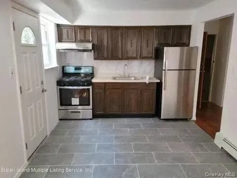 8426 Beverly Road, New York, NY, 2 Bedrooms Bedrooms, 4 Rooms Rooms,1 BathroomBathrooms,Residential Lease,For Rent,Beverly,0,1021497 8426 Beverly Road, New York, NY, 2 Bedrooms Bedrooms, 4 Rooms Rooms,1 BathroomBathrooms,Residential Lease,For Rent,Beverly,0,1021497