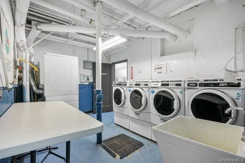 64-00 Saunders Street, New York, NY, 1 Bedroom Bedrooms, 4 Rooms Rooms,1 BathroomBathrooms,Residential,For Rent,Saunders,0,1021501 64-00 Saunders Street, New York, NY, 1 Bedroom Bedrooms, 4 Rooms Rooms,1 BathroomBathrooms,Residential,For Rent,Saunders,0,1021501