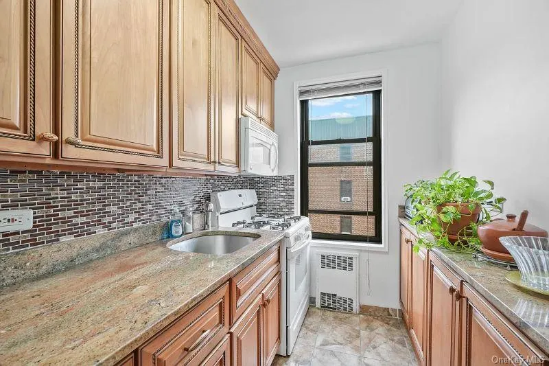 64-00 Saunders Street, New York, NY, 1 Bedroom Bedrooms, 4 Rooms Rooms,1 BathroomBathrooms,Residential,For Rent,Saunders,0,1021501 64-00 Saunders Street, New York, NY, 1 Bedroom Bedrooms, 4 Rooms Rooms,1 BathroomBathrooms,Residential,For Rent,Saunders,0,1021501