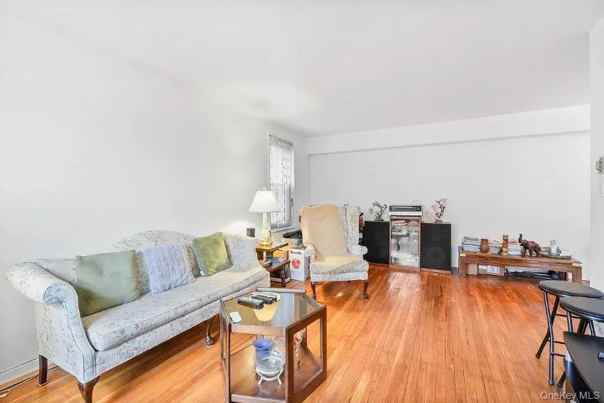 64-00 Saunders Street, New York, NY, 1 Bedroom Bedrooms, 4 Rooms Rooms,1 BathroomBathrooms,Residential,For Rent,Saunders,0,1021501 64-00 Saunders Street, New York, NY, 1 Bedroom Bedrooms, 4 Rooms Rooms,1 BathroomBathrooms,Residential,For Rent,Saunders,0,1021501