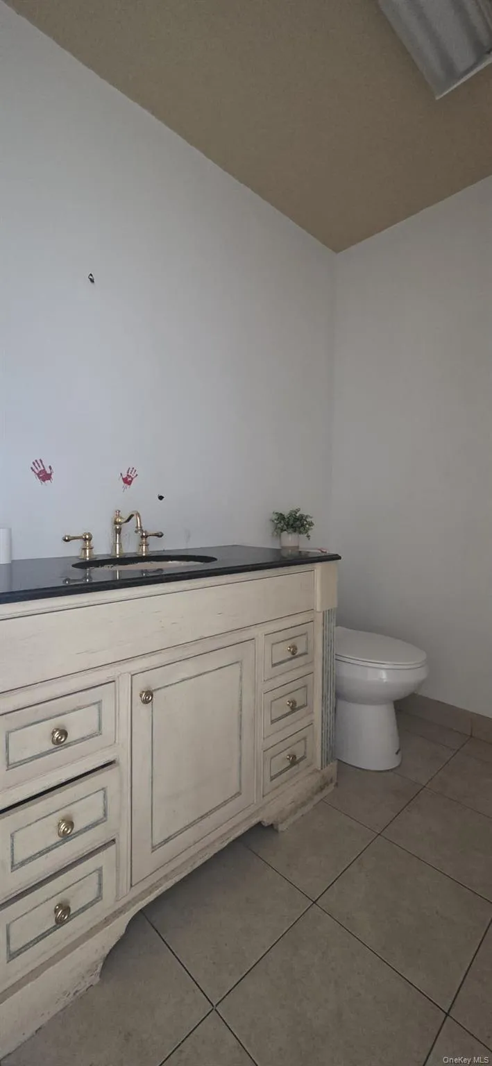 170 Forest Avenue, Glen Cove, NY, ,Commercial Lease,For Rent,Forest,0,1021502 170 Forest Avenue, Glen Cove, NY, ,Commercial Lease,For Rent,Forest,0,1021502
