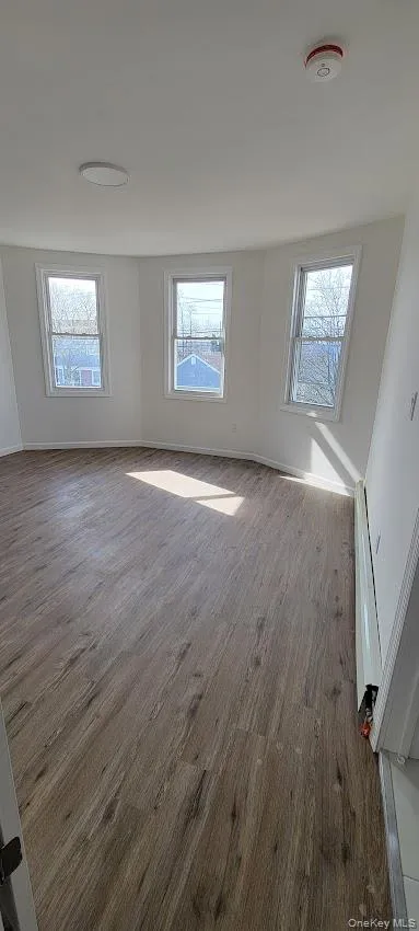 83 Kraemer Street, Oyster Bay, NY, 2 Bedrooms Bedrooms, 5 Rooms Rooms,2 BathroomsBathrooms,Residential Lease,For Rent,Kraemer,0,1021516 83 Kraemer Street, Oyster Bay, NY, 2 Bedrooms Bedrooms, 5 Rooms Rooms,2 BathroomsBathrooms,Residential Lease,For Rent,Kraemer,0,1021516