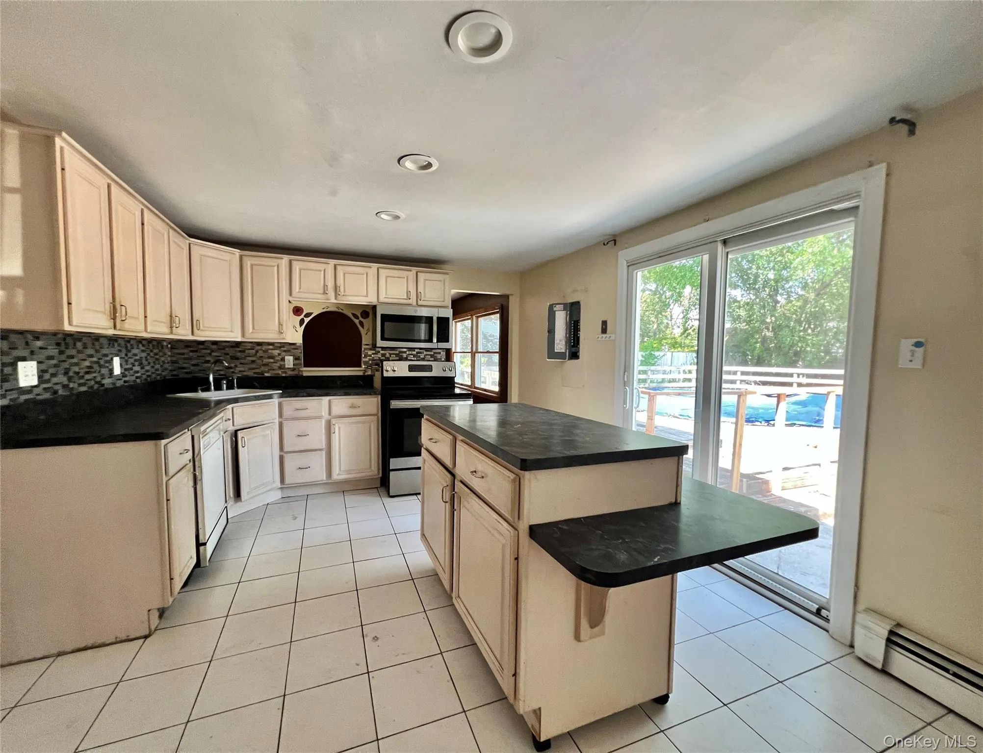 119 Holbrook Road, Brookhaven, NY, 6 Bedrooms Bedrooms, 12 Rooms Rooms,4 BathroomsBathrooms,Residential,For Rent,Holbrook,0,1021524 119 Holbrook Road, Brookhaven, NY, 6 Bedrooms Bedrooms, 12 Rooms Rooms,4 BathroomsBathrooms,Residential,For Rent,Holbrook,0,1021524