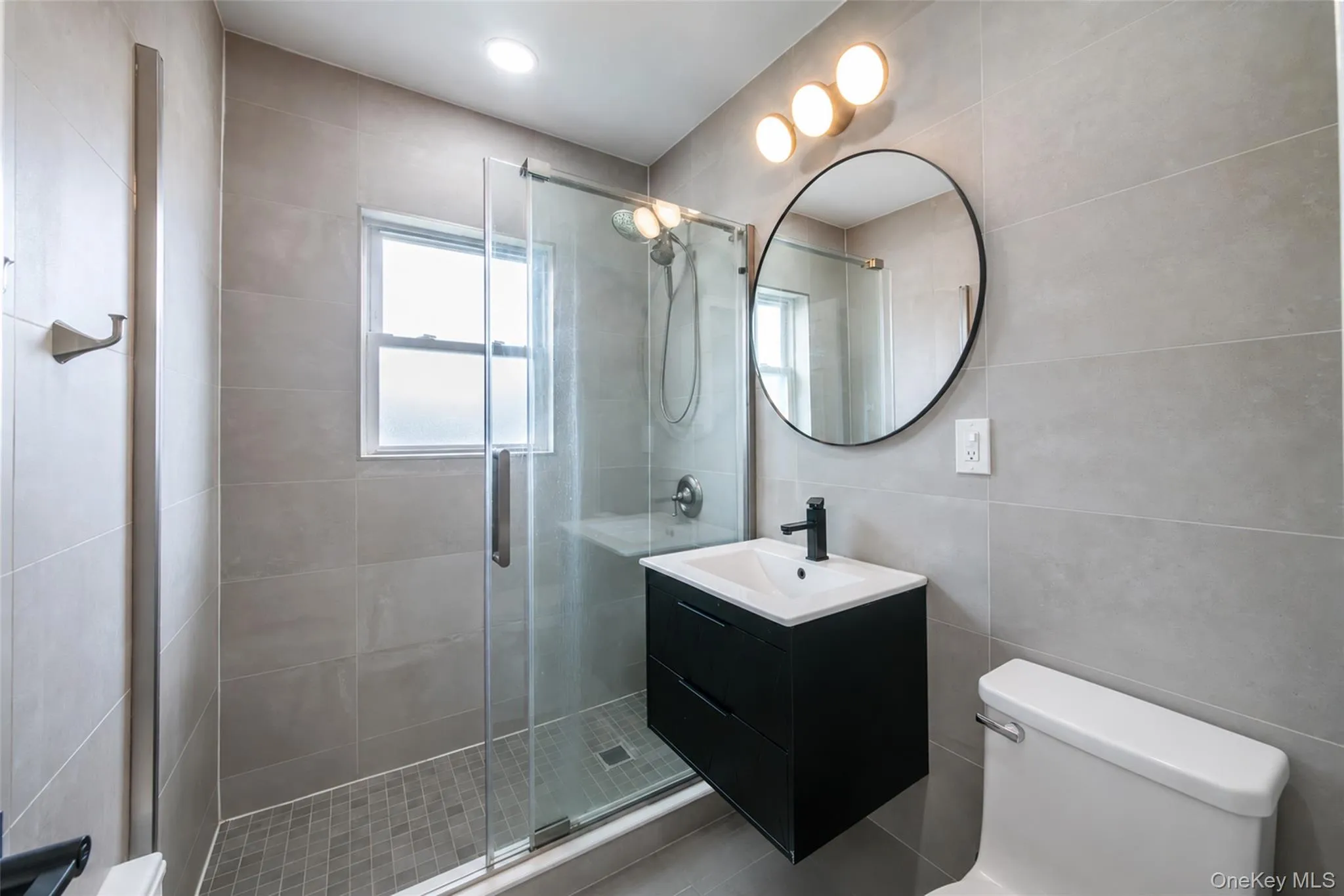 Italian tiles and quality fixtures Italian tiles and quality fixtures