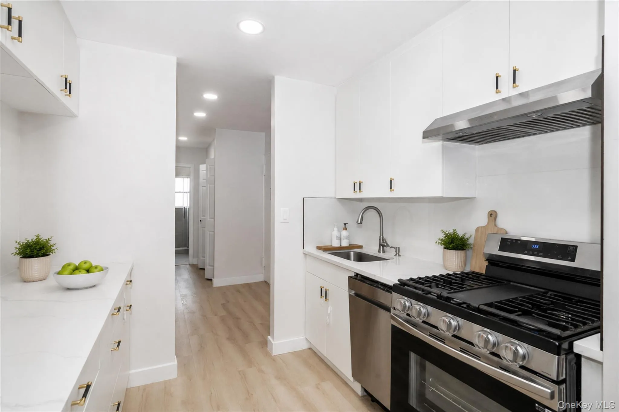 643 Pelham Road, New Rochelle, NY, 1 Bedroom Bedrooms, 3 Rooms Rooms,1 BathroomBathrooms,Residential,For Rent,Pelham,0,1021533 643 Pelham Road, New Rochelle, NY, 1 Bedroom Bedrooms, 3 Rooms Rooms,1 BathroomBathrooms,Residential,For Rent,Pelham,0,1021533