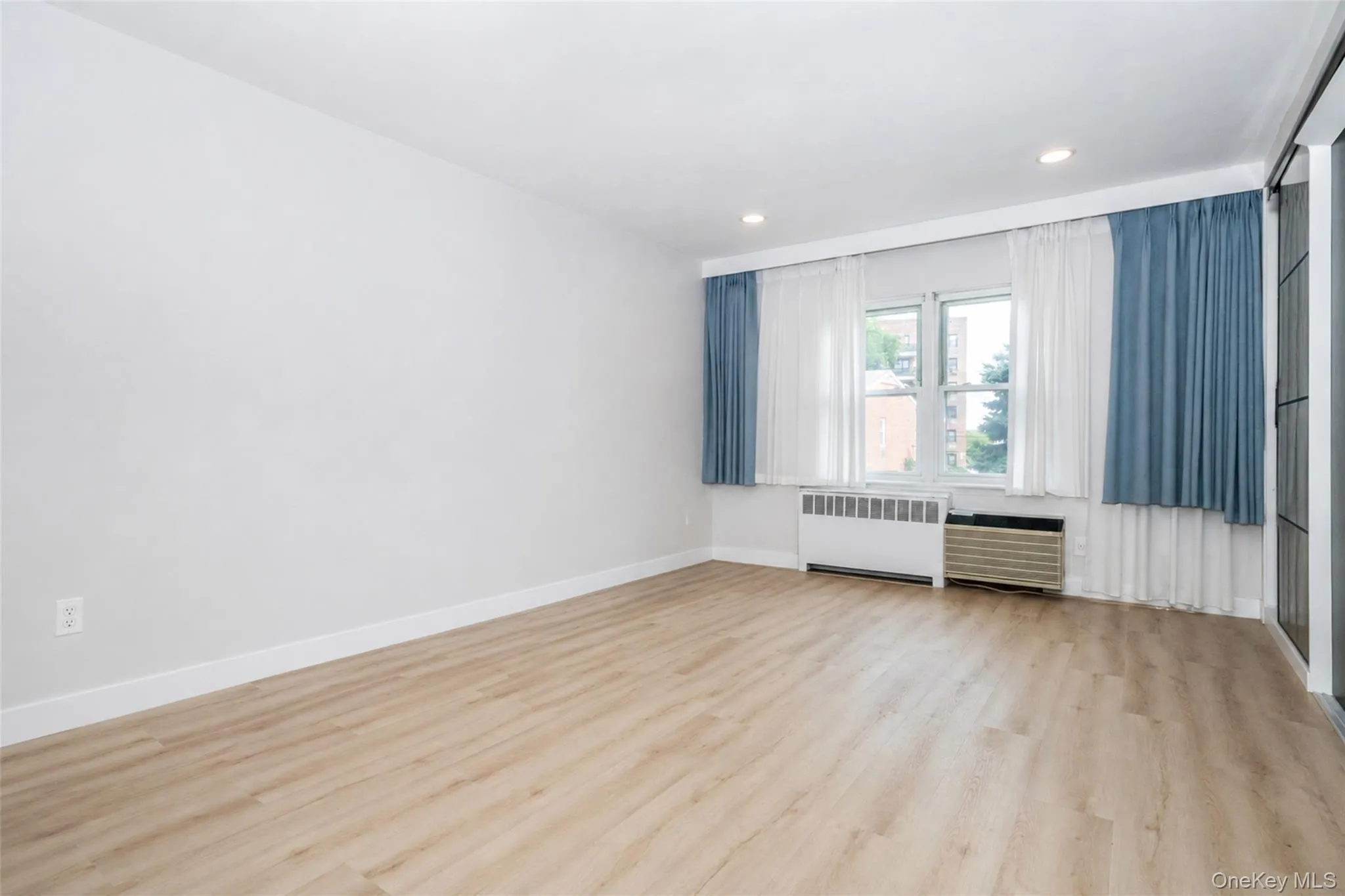 643 Pelham Road, New Rochelle, NY, 1 Bedroom Bedrooms, 3 Rooms Rooms,1 BathroomBathrooms,Residential,For Rent,Pelham,0,1021533 643 Pelham Road, New Rochelle, NY, 1 Bedroom Bedrooms, 3 Rooms Rooms,1 BathroomBathrooms,Residential,For Rent,Pelham,0,1021533