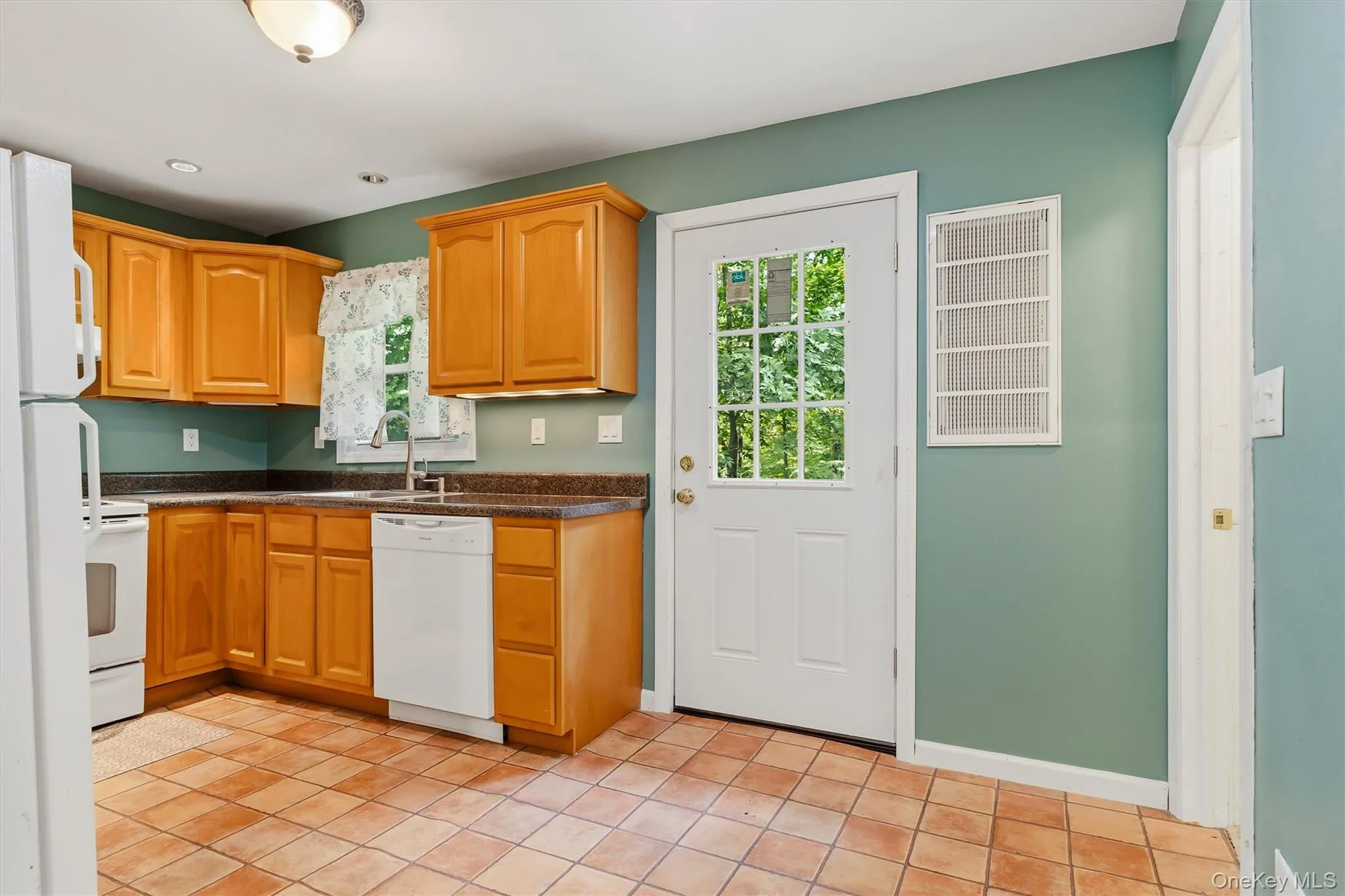44 Cooper Road, Warwick (town), NY, 2 Bedrooms Bedrooms, 7 Rooms Rooms,2 BathroomsBathrooms,Residential,For Rent,Cooper,0,1021537 44 Cooper Road, Warwick (town), NY, 2 Bedrooms Bedrooms, 7 Rooms Rooms,2 BathroomsBathrooms,Residential,For Rent,Cooper,0,1021537