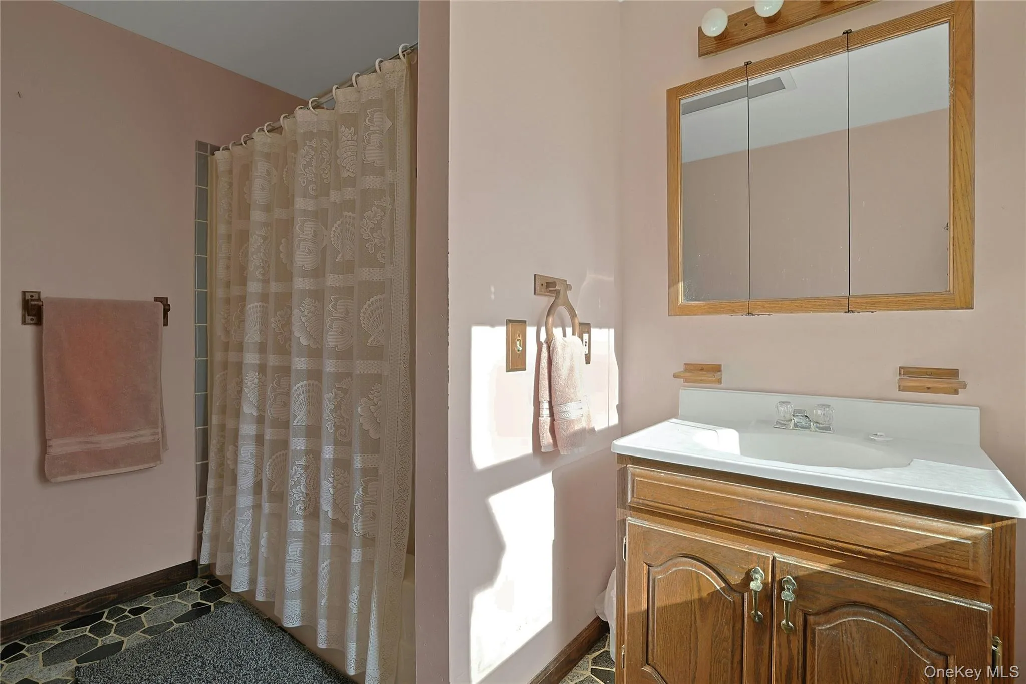 38 Allison Avenue, Stony Point, NY, 3 Bedrooms Bedrooms, 6 Rooms Rooms,1 BathroomBathrooms,Residential,For Rent,Allison,0,1021544 38 Allison Avenue, Stony Point, NY, 3 Bedrooms Bedrooms, 6 Rooms Rooms,1 BathroomBathrooms,Residential,For Rent,Allison,0,1021544