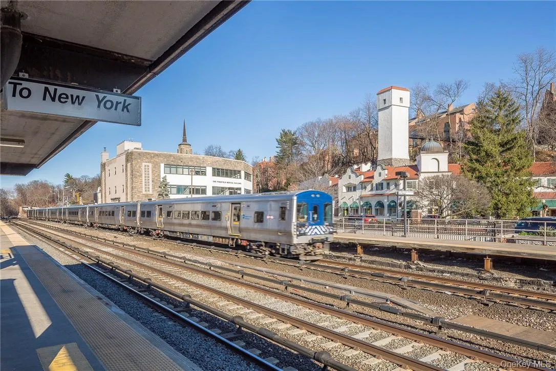 Bronxville Metro North Train Station offers 30 minutes service to GCT. Bronxville Metro North Train Station offers 30 minutes service to GCT.