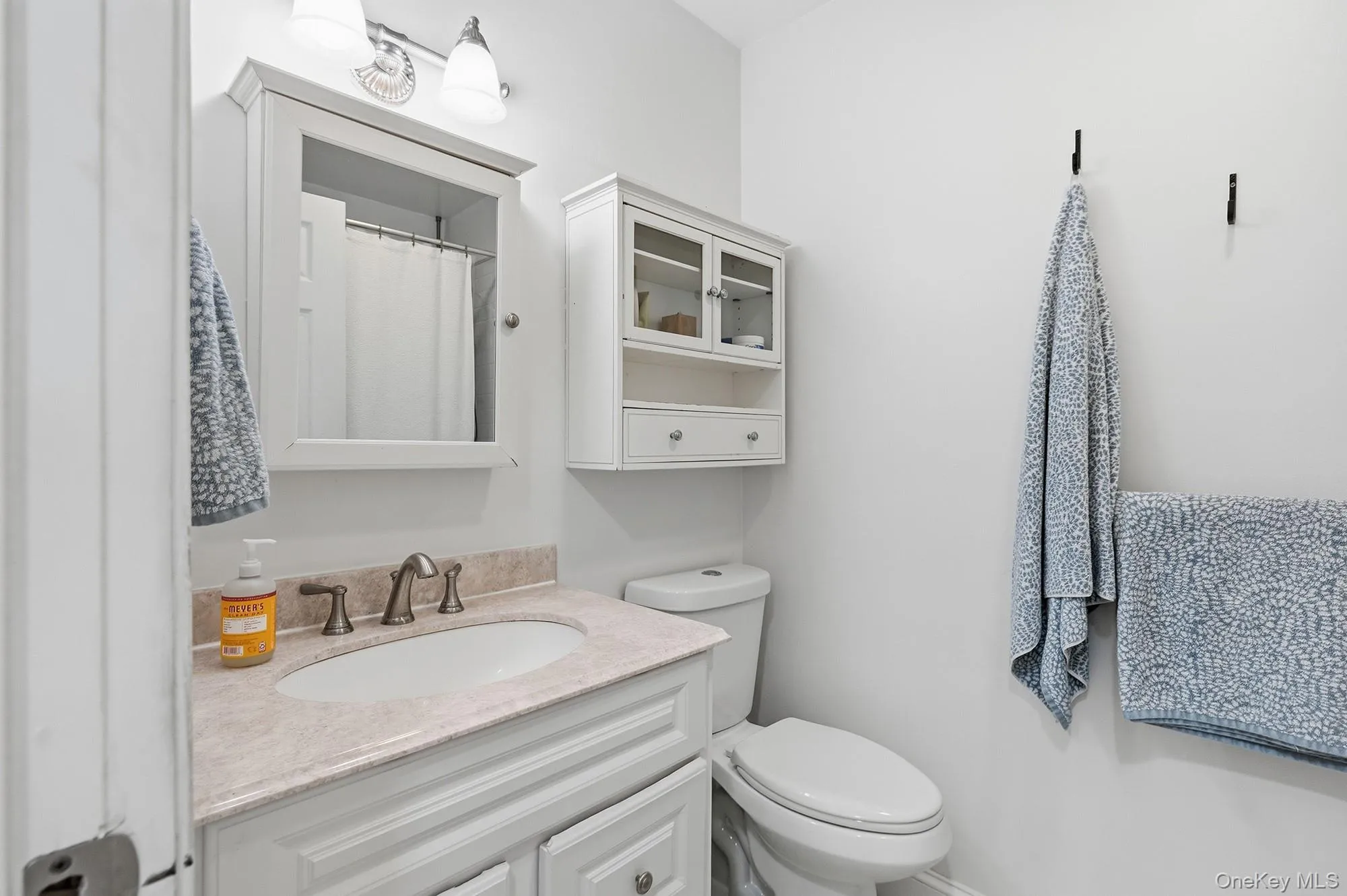 Full Bathroom Full Bathroom