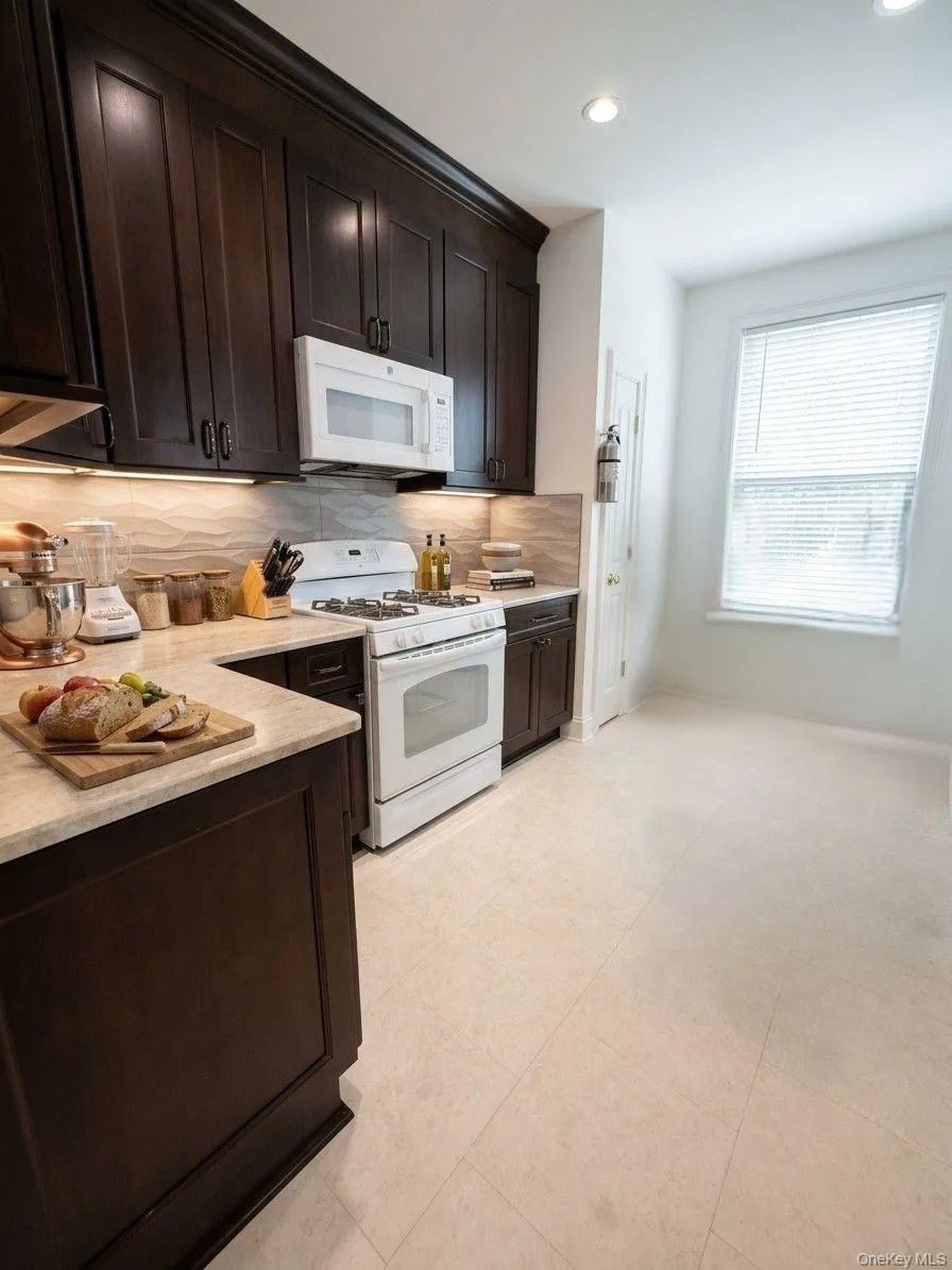 11 Avoncroft Lane, Middletown, NY, 3 Bedrooms Bedrooms, 8 Rooms Rooms,3 BathroomsBathrooms,Residential,For Rent,Avoncroft,0,1021557 11 Avoncroft Lane, Middletown, NY, 3 Bedrooms Bedrooms, 8 Rooms Rooms,3 BathroomsBathrooms,Residential,For Rent,Avoncroft,0,1021557