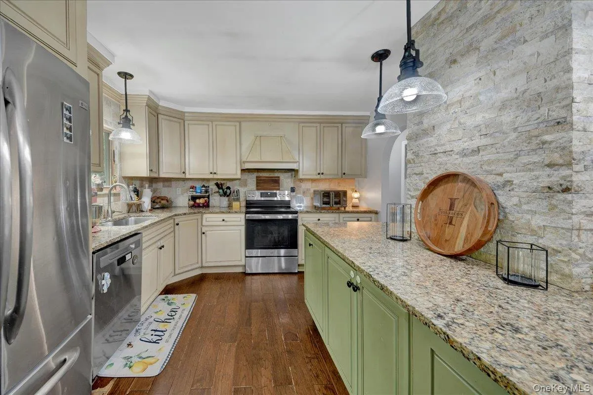 19 Saint Michaels Terrace, Carmel, NY, 3 Bedrooms Bedrooms, 8 Rooms Rooms,2 BathroomsBathrooms,Residential,For Rent,Saint Michaels,0,1021565 19 Saint Michaels Terrace, Carmel, NY, 3 Bedrooms Bedrooms, 8 Rooms Rooms,2 BathroomsBathrooms,Residential,For Rent,Saint Michaels,0,1021565