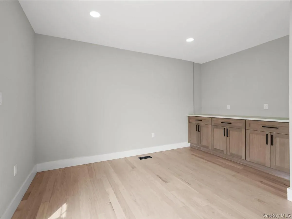 60 Westwood Road, Oyster Bay, NY, 6 Bedrooms Bedrooms, 10 Rooms Rooms,3 BathroomsBathrooms,Residential,For Rent,Westwood,0,1021568 60 Westwood Road, Oyster Bay, NY, 6 Bedrooms Bedrooms, 10 Rooms Rooms,3 BathroomsBathrooms,Residential,For Rent,Westwood,0,1021568