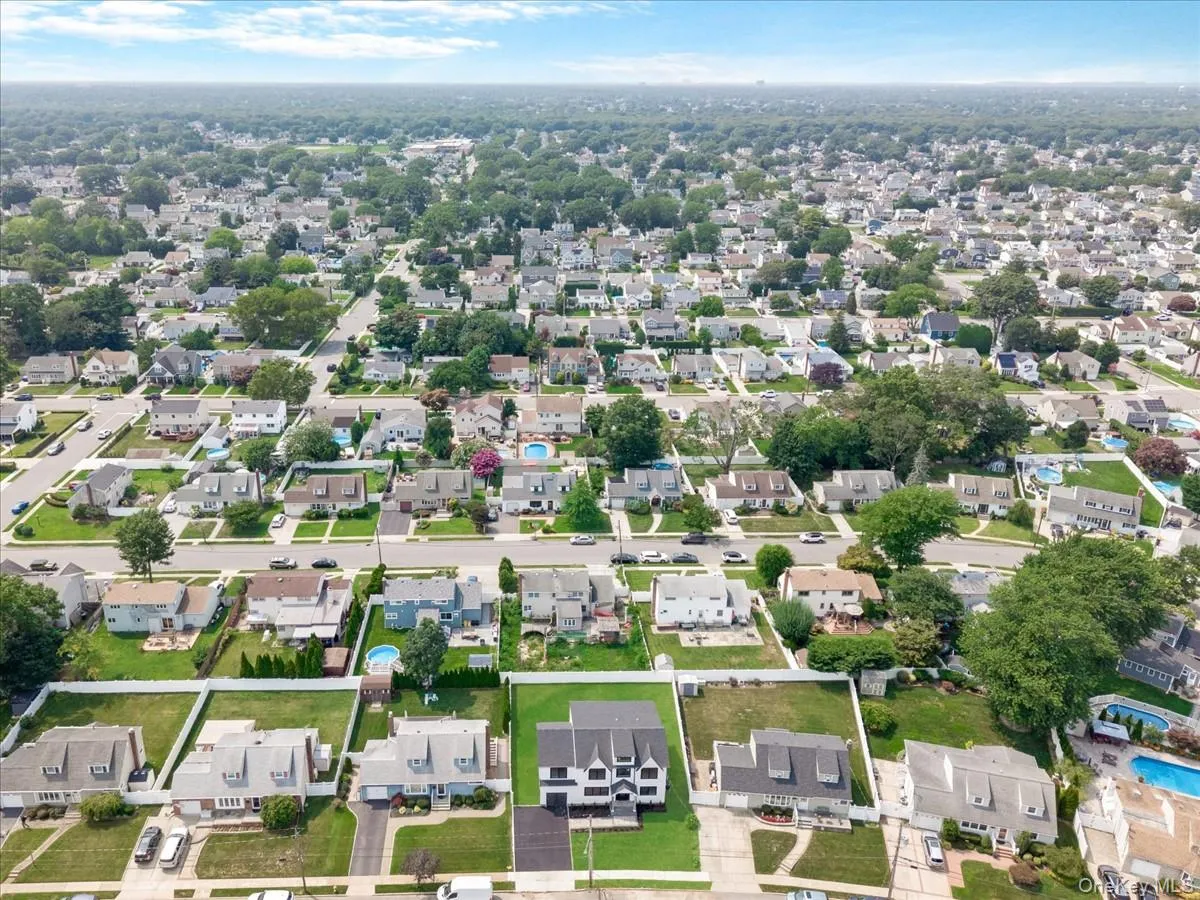 60 Westwood Road, Oyster Bay, NY, 6 Bedrooms Bedrooms, 10 Rooms Rooms,3 BathroomsBathrooms,Residential,For Rent,Westwood,0,1021568 60 Westwood Road, Oyster Bay, NY, 6 Bedrooms Bedrooms, 10 Rooms Rooms,3 BathroomsBathrooms,Residential,For Rent,Westwood,0,1021568