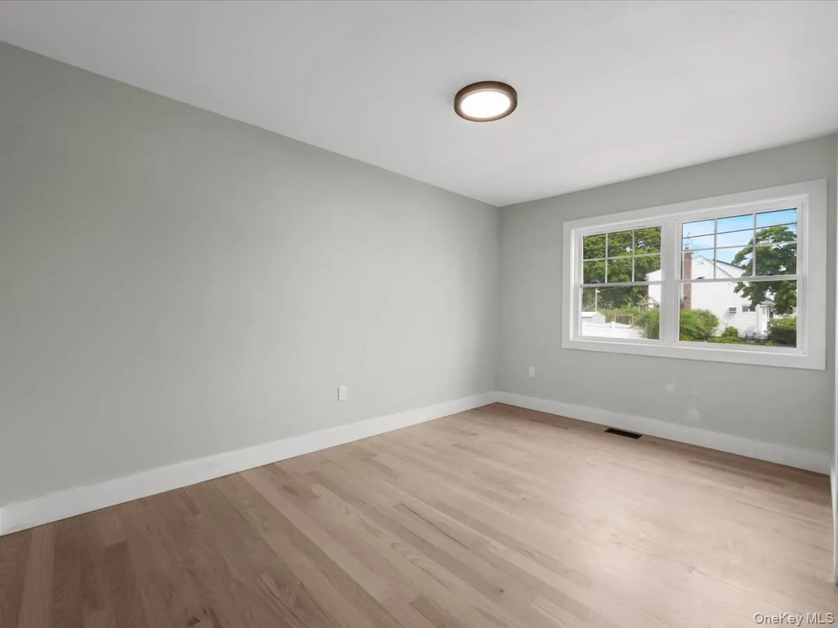 1st floor Bedroom / Home Office 1st floor Bedroom / Home Office