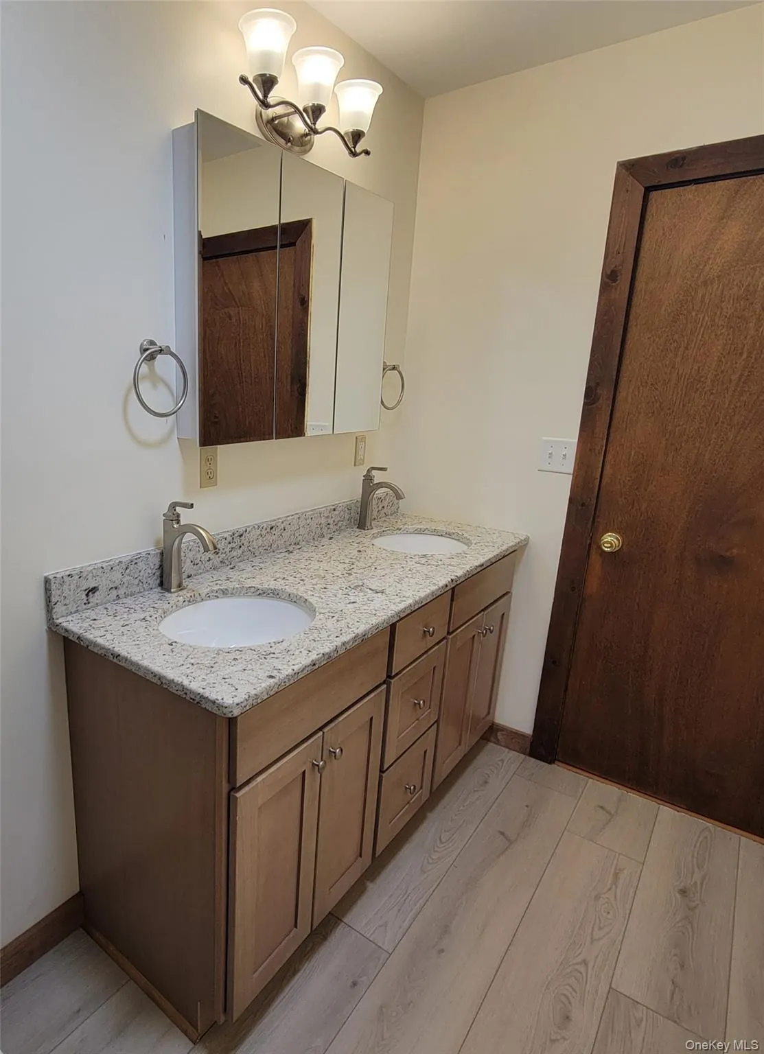 94 Plains Road, Montgomery, NY, 2 Bedrooms Bedrooms, 5 Rooms Rooms,1 BathroomBathrooms,Residential Lease,For Rent,Plains,0,1021573 94 Plains Road, Montgomery, NY, 2 Bedrooms Bedrooms, 5 Rooms Rooms,1 BathroomBathrooms,Residential Lease,For Rent,Plains,0,1021573
