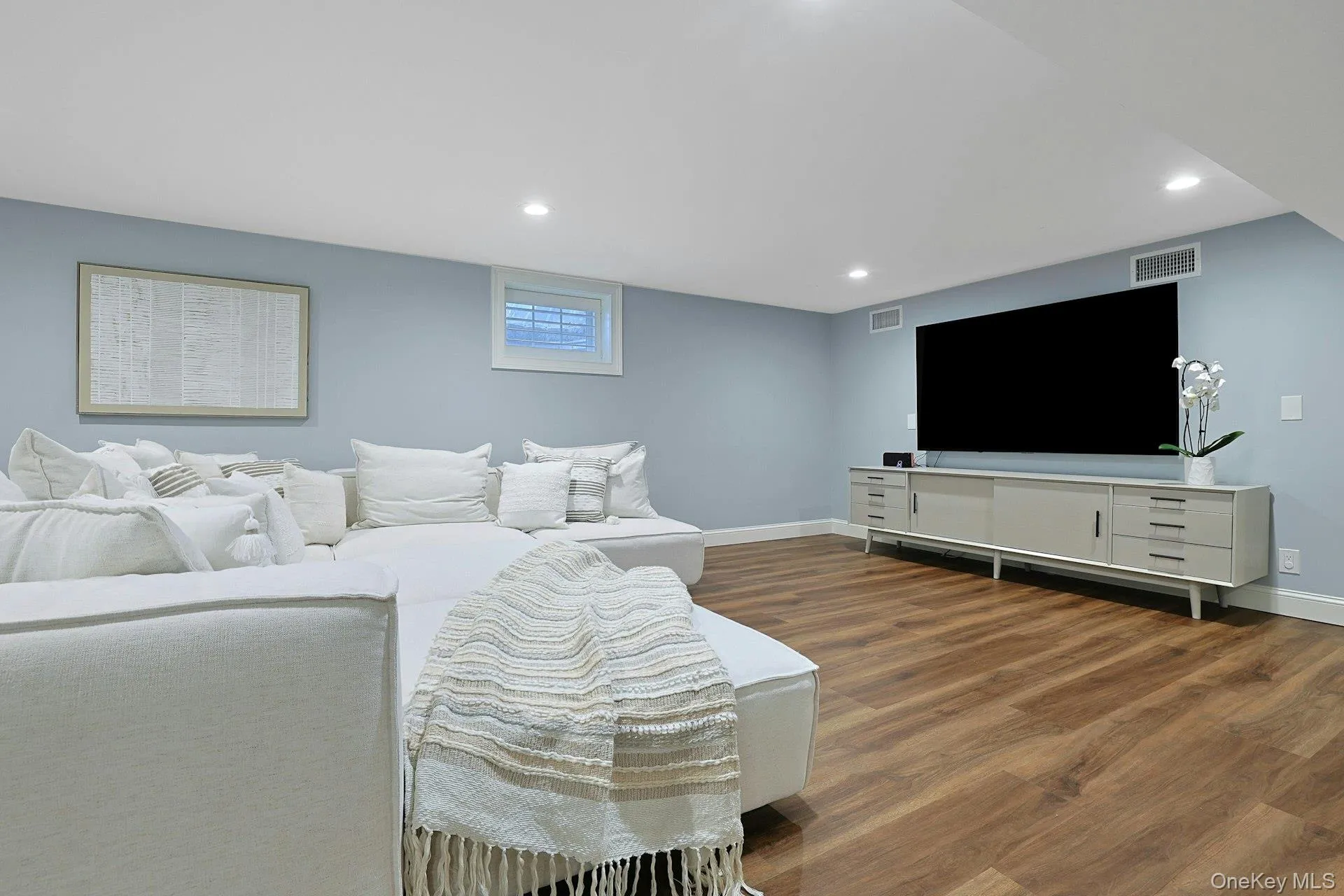 The perfect spot for movie nights, gaming, or cheering on your favorite team. The perfect spot for movie nights, gaming, or cheering on your favorite team.