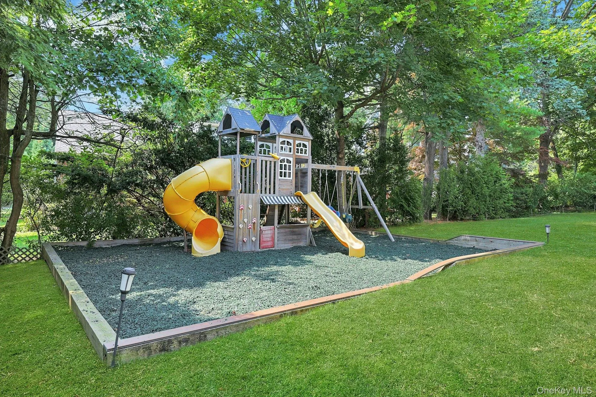 Fantastic playset set on a cushioned rubber surface offers endless outdoor fun. Fantastic playset set on a cushioned rubber surface offers endless outdoor fun.