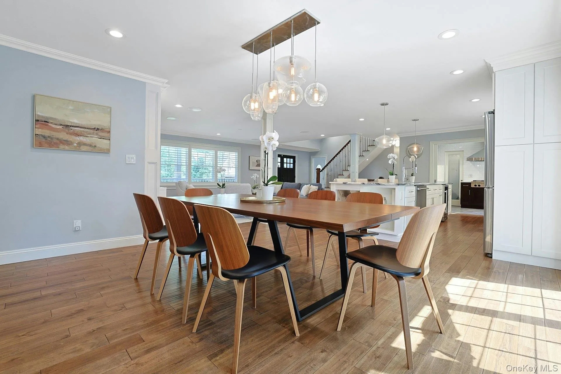 Open layout offers wonderful flow for family living and entertaining. Open layout offers wonderful flow for family living and entertaining.