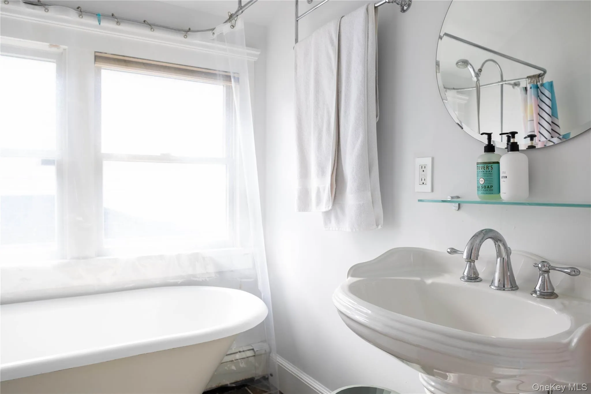 217 Center Street, Southold, NY, 3 Bedrooms Bedrooms, 6 Rooms Rooms,2 BathroomsBathrooms,Residential,For Rent,Center,0,1021578 217 Center Street, Southold, NY, 3 Bedrooms Bedrooms, 6 Rooms Rooms,2 BathroomsBathrooms,Residential,For Rent,Center,0,1021578