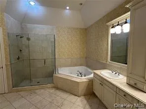 18 Wilkshire Circle, North Hempstead, NY, 3 Bedrooms Bedrooms, 7 Rooms Rooms,3 BathroomsBathrooms,Residential,For Rent,Wilkshire,0,1021586 18 Wilkshire Circle, North Hempstead, NY, 3 Bedrooms Bedrooms, 7 Rooms Rooms,3 BathroomsBathrooms,Residential,For Rent,Wilkshire,0,1021586
