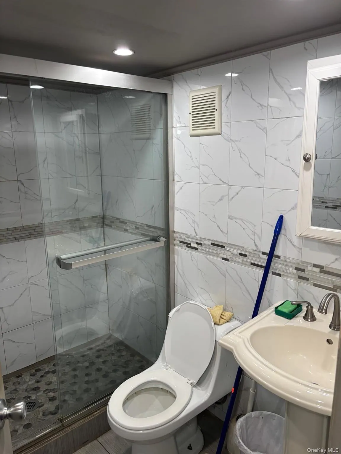 18103 145th Road, New York, NY, 4 Bedrooms Bedrooms, 13 Rooms Rooms,2 BathroomsBathrooms,Residential,For Rent,145th,0,1021588 18103 145th Road, New York, NY, 4 Bedrooms Bedrooms, 13 Rooms Rooms,2 BathroomsBathrooms,Residential,For Rent,145th,0,1021588