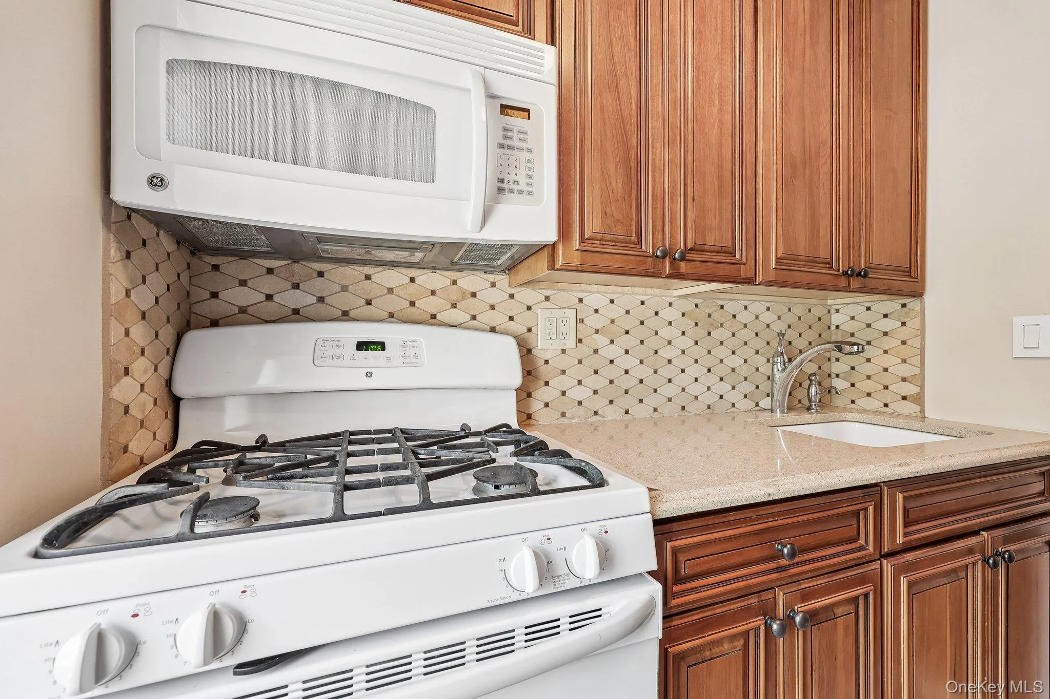 632 Palmer Road, Yonkers, NY, 1 Bedroom Bedrooms, 3 Rooms Rooms,1 BathroomBathrooms,Residential,For Rent,Palmer,0,1021589 632 Palmer Road, Yonkers, NY, 1 Bedroom Bedrooms, 3 Rooms Rooms,1 BathroomBathrooms,Residential,For Rent,Palmer,0,1021589