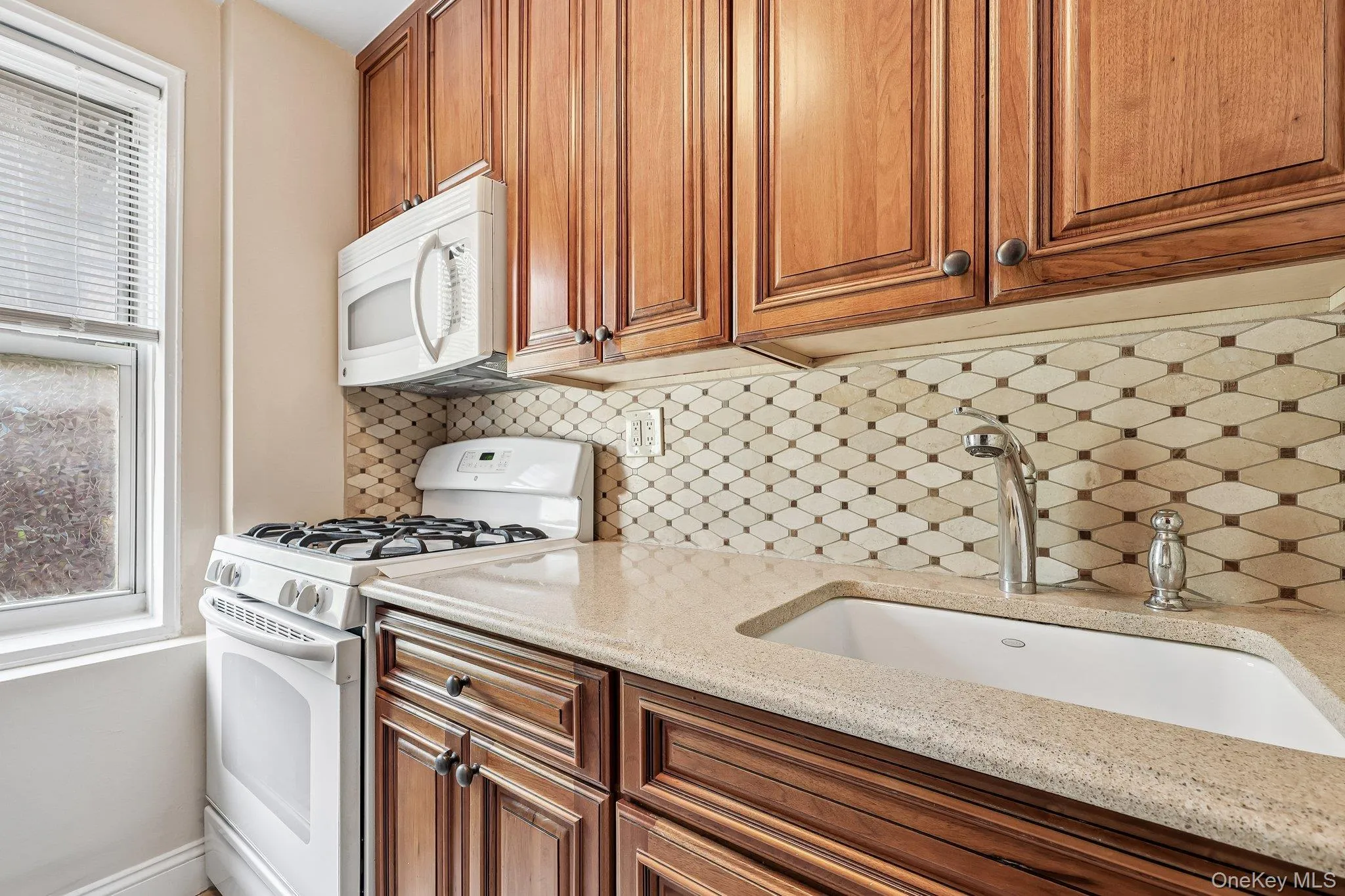 632 Palmer Road, Yonkers, NY, 1 Bedroom Bedrooms, 3 Rooms Rooms,1 BathroomBathrooms,Residential,For Rent,Palmer,0,1021589 632 Palmer Road, Yonkers, NY, 1 Bedroom Bedrooms, 3 Rooms Rooms,1 BathroomBathrooms,Residential,For Rent,Palmer,0,1021589