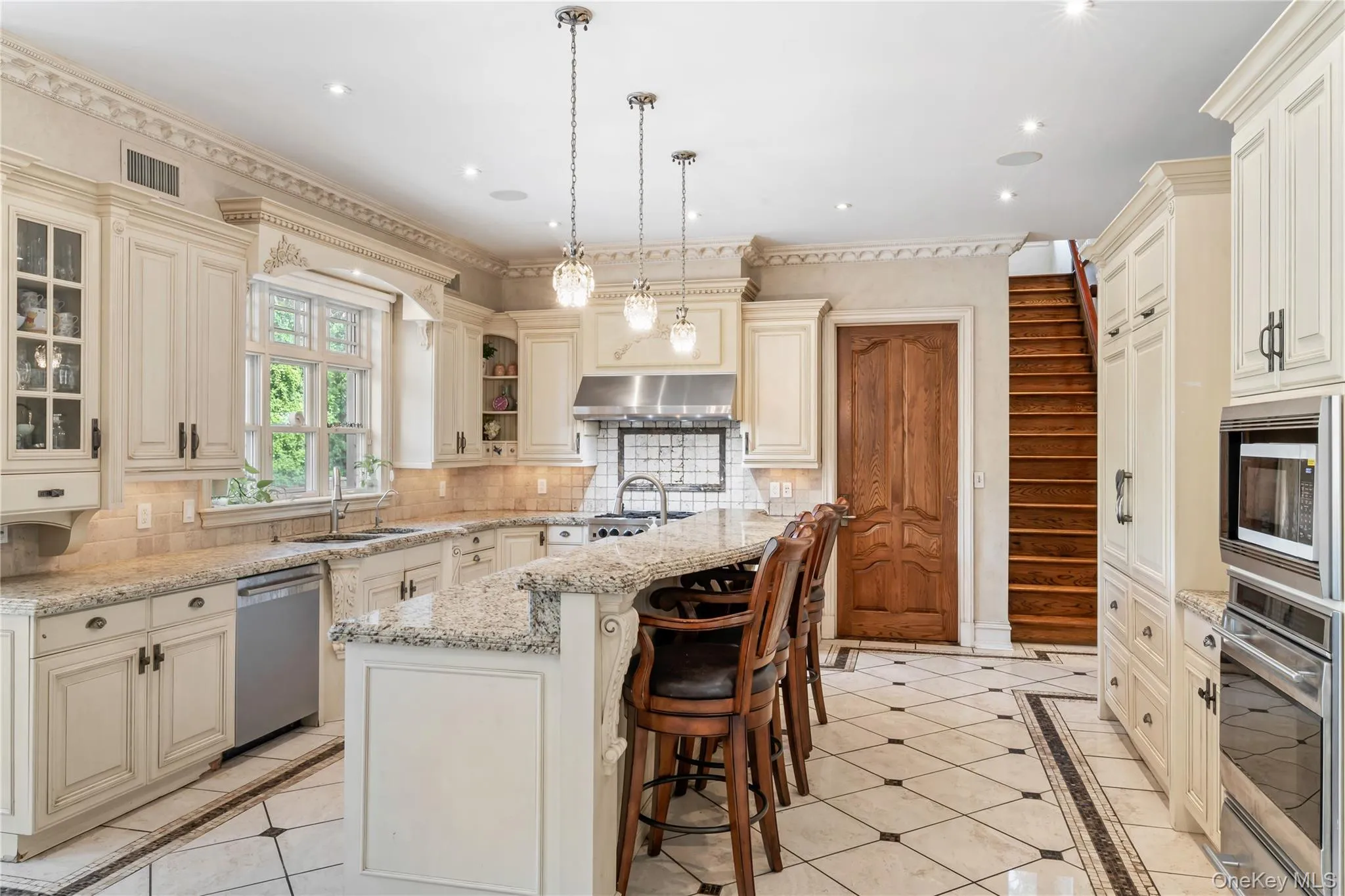 3 Valentine Farm Court, Oyster Bay, NY, 7 Bedrooms Bedrooms, 14 Rooms Rooms,8 BathroomsBathrooms,Residential,For Rent,Valentine Farm,0,1021590 3 Valentine Farm Court, Oyster Bay, NY, 7 Bedrooms Bedrooms, 14 Rooms Rooms,8 BathroomsBathrooms,Residential,For Rent,Valentine Farm,0,1021590