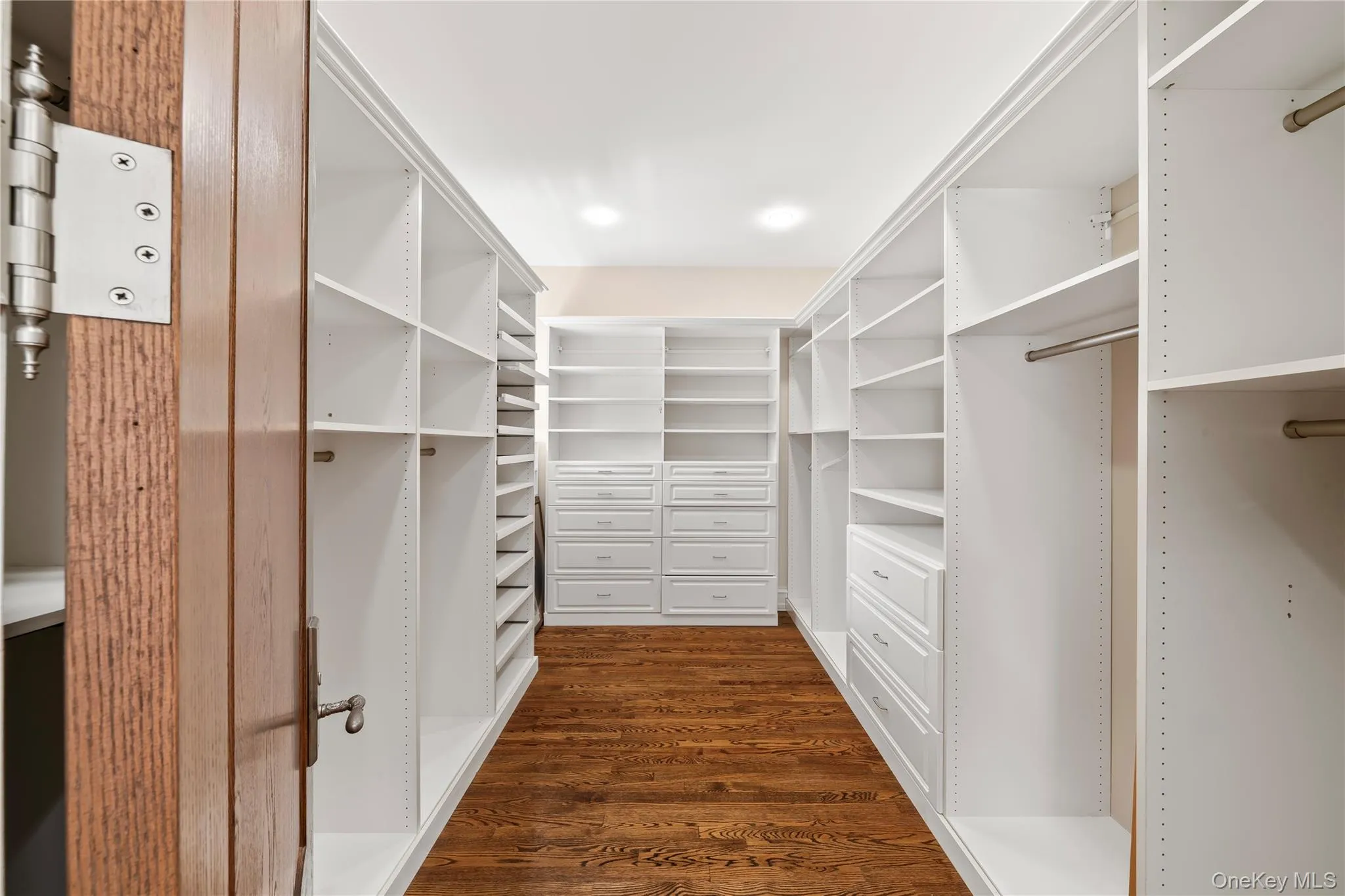 3 Valentine Farm Court, Oyster Bay, NY, 7 Bedrooms Bedrooms, 14 Rooms Rooms,8 BathroomsBathrooms,Residential,For Rent,Valentine Farm,0,1021590 3 Valentine Farm Court, Oyster Bay, NY, 7 Bedrooms Bedrooms, 14 Rooms Rooms,8 BathroomsBathrooms,Residential,For Rent,Valentine Farm,0,1021590