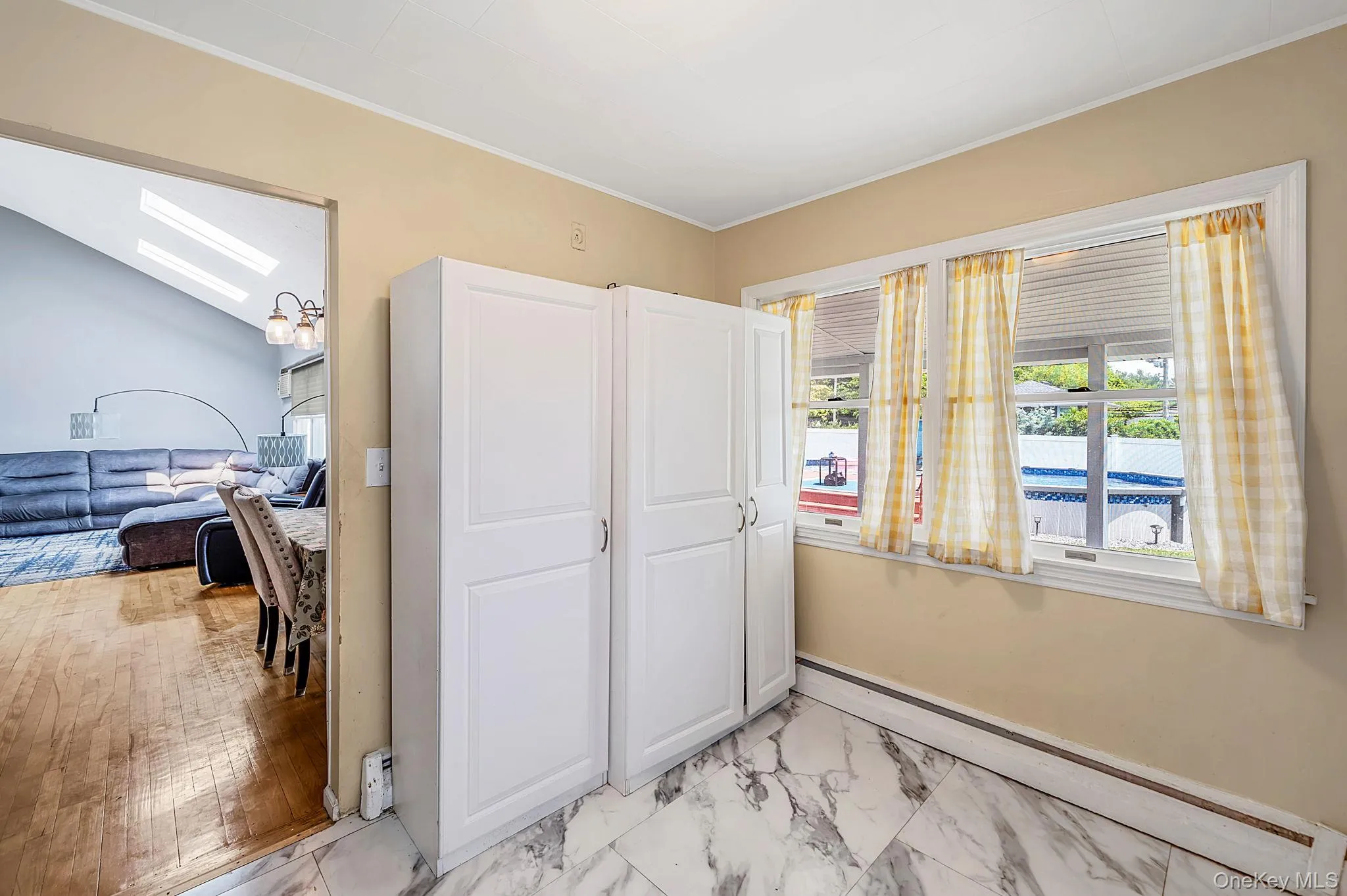 1 Blue Spruce Lane, Smithtown, NY, 3 Bedrooms Bedrooms, 8 Rooms Rooms,2 BathroomsBathrooms,Residential,For Rent,Blue Spruce,0,1021591 1 Blue Spruce Lane, Smithtown, NY, 3 Bedrooms Bedrooms, 8 Rooms Rooms,2 BathroomsBathrooms,Residential,For Rent,Blue Spruce,0,1021591