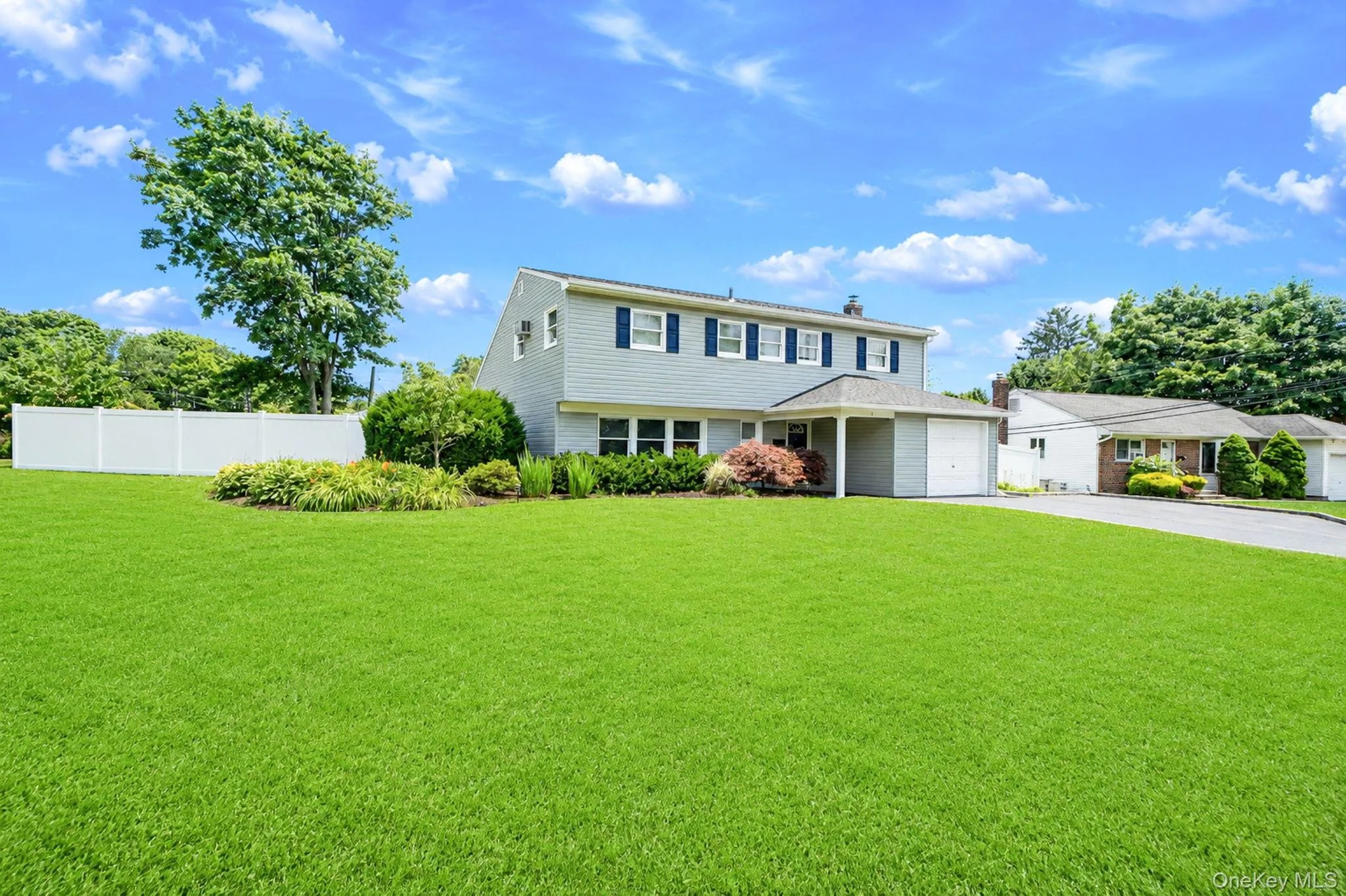 1 Blue Spruce Lane, Smithtown, NY, 3 Bedrooms Bedrooms, 8 Rooms Rooms,2 BathroomsBathrooms,Residential,For Rent,Blue Spruce,0,1021591 1 Blue Spruce Lane, Smithtown, NY, 3 Bedrooms Bedrooms, 8 Rooms Rooms,2 BathroomsBathrooms,Residential,For Rent,Blue Spruce,0,1021591
