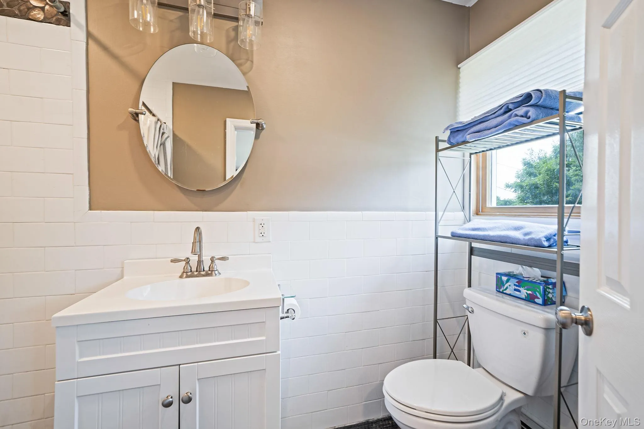 1 Blue Spruce Lane, Smithtown, NY, 3 Bedrooms Bedrooms, 8 Rooms Rooms,2 BathroomsBathrooms,Residential,For Rent,Blue Spruce,0,1021591 1 Blue Spruce Lane, Smithtown, NY, 3 Bedrooms Bedrooms, 8 Rooms Rooms,2 BathroomsBathrooms,Residential,For Rent,Blue Spruce,0,1021591
