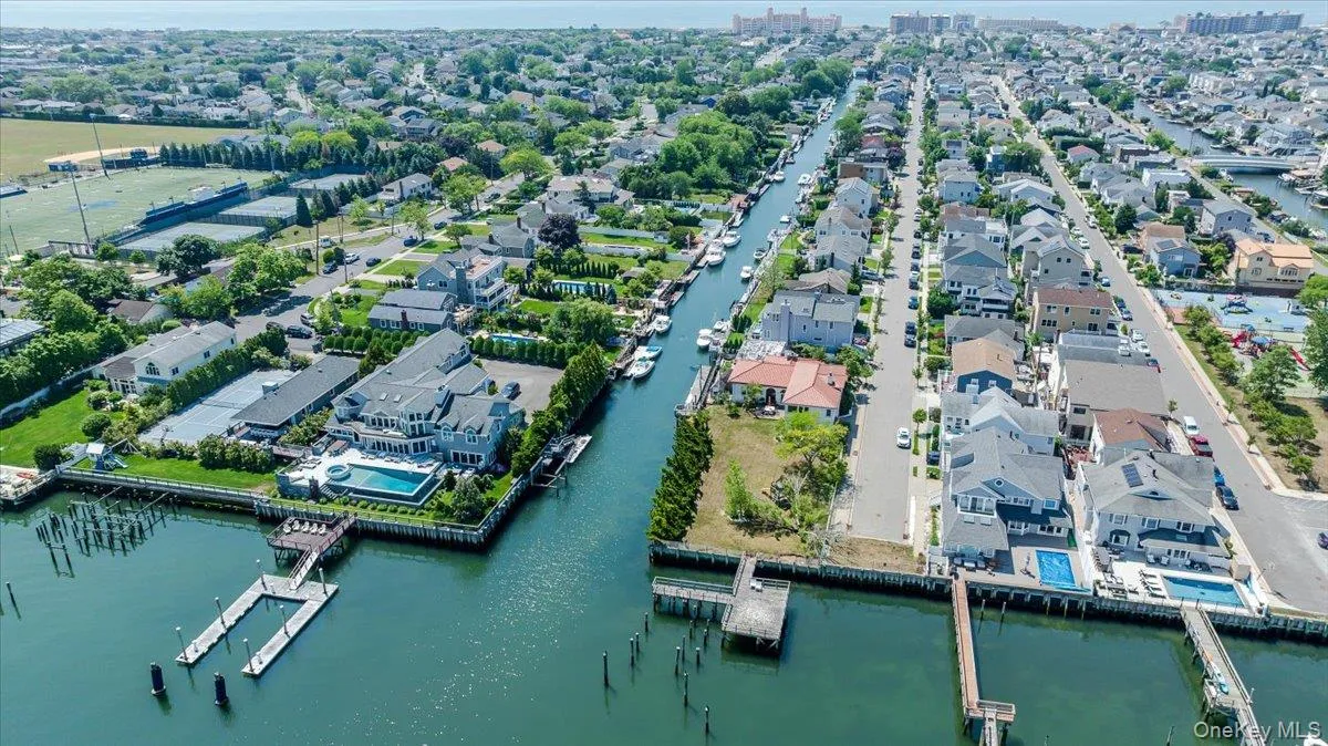 311 Blackheath Road, Hempstead, NY, 3 Bedrooms Bedrooms, 8 Rooms Rooms,2 BathroomsBathrooms,Residential,For Rent,Blackheath,0,1021595 311 Blackheath Road, Hempstead, NY, 3 Bedrooms Bedrooms, 8 Rooms Rooms,2 BathroomsBathrooms,Residential,For Rent,Blackheath,0,1021595