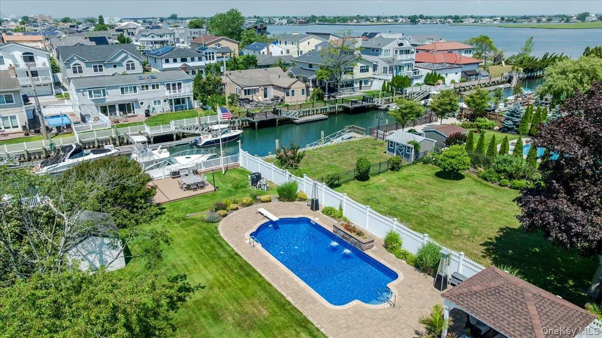 311 Blackheath Road, Hempstead, NY, 3 Bedrooms Bedrooms, 8 Rooms Rooms,2 BathroomsBathrooms,Residential,For Rent,Blackheath,0,1021595 311 Blackheath Road, Hempstead, NY, 3 Bedrooms Bedrooms, 8 Rooms Rooms,2 BathroomsBathrooms,Residential,For Rent,Blackheath,0,1021595
