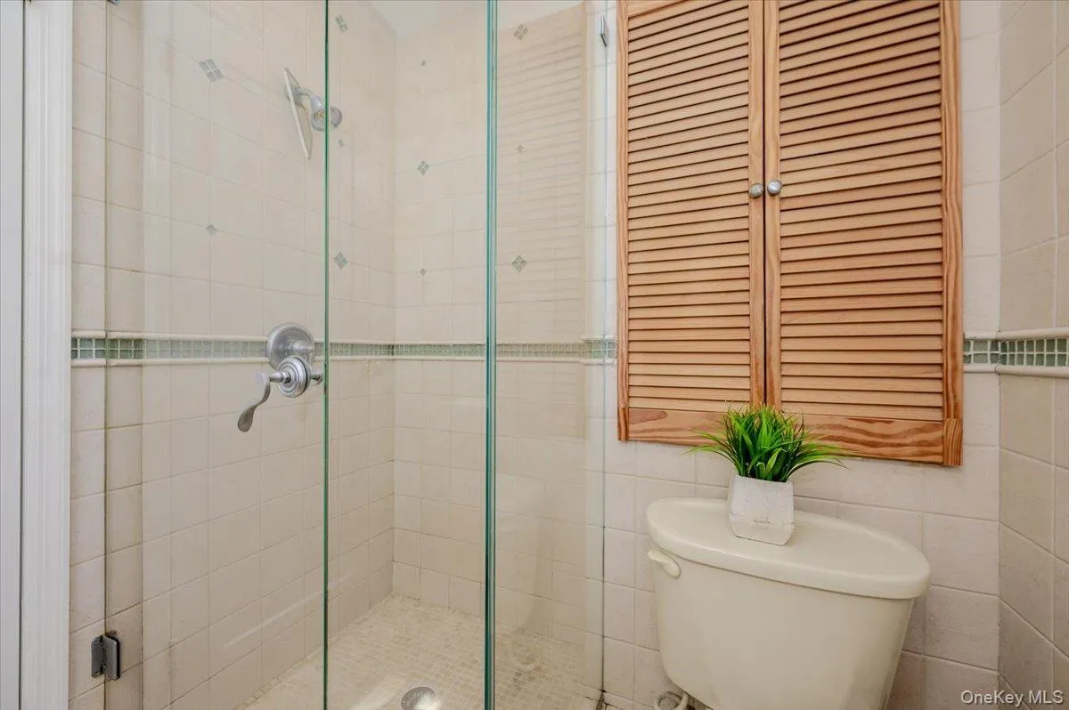 311 Blackheath Road, Hempstead, NY, 3 Bedrooms Bedrooms, 8 Rooms Rooms,2 BathroomsBathrooms,Residential,For Rent,Blackheath,0,1021595 311 Blackheath Road, Hempstead, NY, 3 Bedrooms Bedrooms, 8 Rooms Rooms,2 BathroomsBathrooms,Residential,For Rent,Blackheath,0,1021595