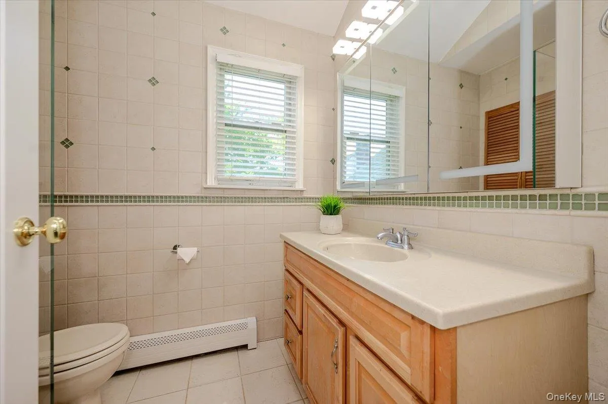 311 Blackheath Road, Hempstead, NY, 3 Bedrooms Bedrooms, 8 Rooms Rooms,2 BathroomsBathrooms,Residential,For Rent,Blackheath,0,1021595 311 Blackheath Road, Hempstead, NY, 3 Bedrooms Bedrooms, 8 Rooms Rooms,2 BathroomsBathrooms,Residential,For Rent,Blackheath,0,1021595