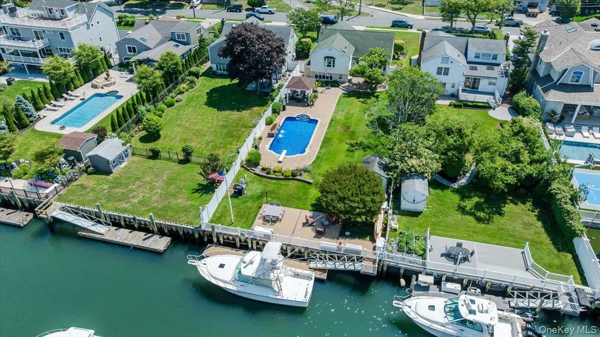 311 Blackheath Road, Hempstead, NY, 3 Bedrooms Bedrooms, 8 Rooms Rooms,2 BathroomsBathrooms,Residential,For Rent,Blackheath,0,1021595 311 Blackheath Road, Hempstead, NY, 3 Bedrooms Bedrooms, 8 Rooms Rooms,2 BathroomsBathrooms,Residential,For Rent,Blackheath,0,1021595
