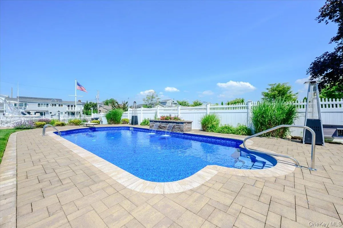 311 Blackheath Road, Hempstead, NY, 3 Bedrooms Bedrooms, 8 Rooms Rooms,2 BathroomsBathrooms,Residential,For Rent,Blackheath,0,1021595 311 Blackheath Road, Hempstead, NY, 3 Bedrooms Bedrooms, 8 Rooms Rooms,2 BathroomsBathrooms,Residential,For Rent,Blackheath,0,1021595