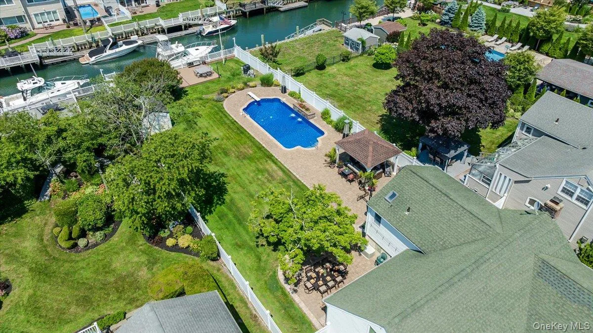 311 Blackheath Road, Hempstead, NY, 3 Bedrooms Bedrooms, 8 Rooms Rooms,2 BathroomsBathrooms,Residential,For Rent,Blackheath,0,1021595 311 Blackheath Road, Hempstead, NY, 3 Bedrooms Bedrooms, 8 Rooms Rooms,2 BathroomsBathrooms,Residential,For Rent,Blackheath,0,1021595