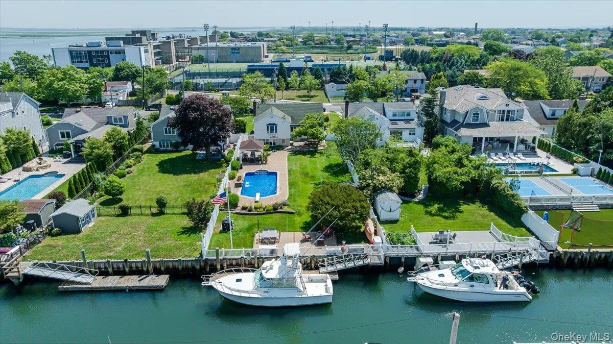 311 Blackheath Road, Hempstead, NY, 3 Bedrooms Bedrooms, 8 Rooms Rooms,2 BathroomsBathrooms,Residential,For Rent,Blackheath,0,1021595 311 Blackheath Road, Hempstead, NY, 3 Bedrooms Bedrooms, 8 Rooms Rooms,2 BathroomsBathrooms,Residential,For Rent,Blackheath,0,1021595