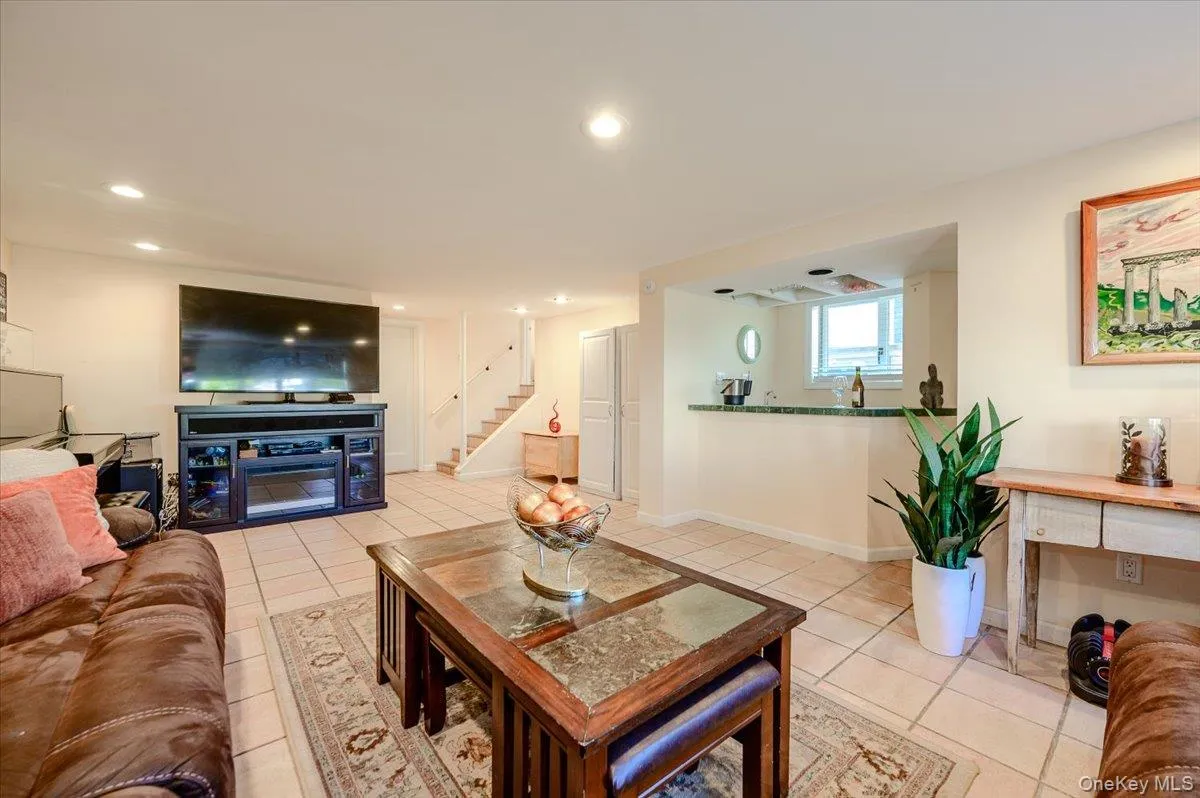 311 Blackheath Road, Hempstead, NY, 3 Bedrooms Bedrooms, 8 Rooms Rooms,2 BathroomsBathrooms,Residential,For Rent,Blackheath,0,1021595 311 Blackheath Road, Hempstead, NY, 3 Bedrooms Bedrooms, 8 Rooms Rooms,2 BathroomsBathrooms,Residential,For Rent,Blackheath,0,1021595