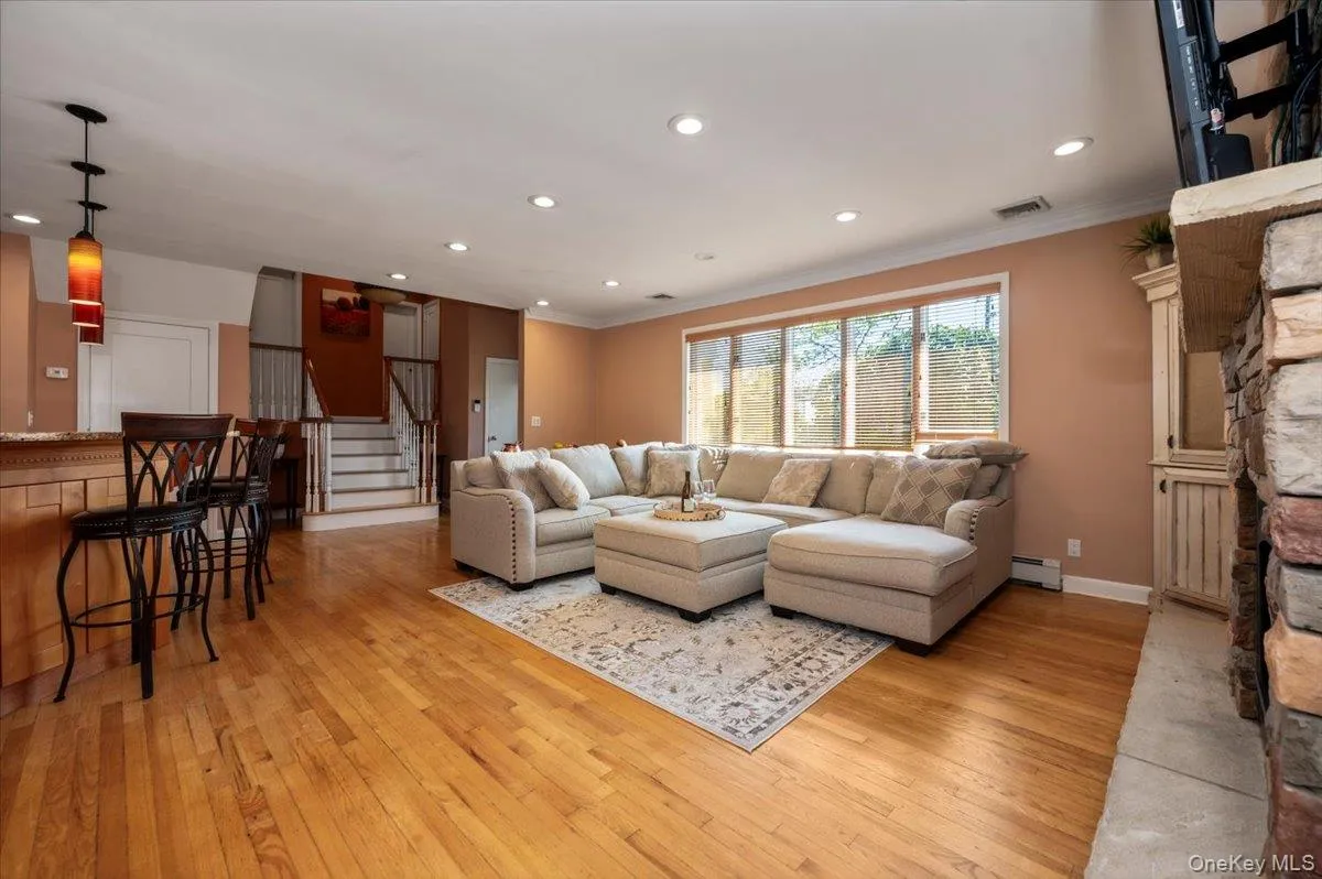311 Blackheath Road, Hempstead, NY, 3 Bedrooms Bedrooms, 8 Rooms Rooms,2 BathroomsBathrooms,Residential,For Rent,Blackheath,0,1021595 311 Blackheath Road, Hempstead, NY, 3 Bedrooms Bedrooms, 8 Rooms Rooms,2 BathroomsBathrooms,Residential,For Rent,Blackheath,0,1021595