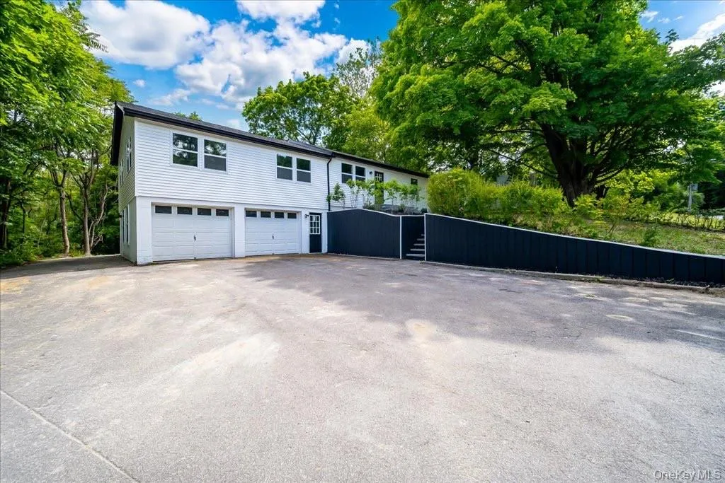 452 Vineyard Avenue, Lloyd, NY, 3 Bedrooms Bedrooms, 12 Rooms Rooms,3 BathroomsBathrooms,Residential,For Rent,Vineyard,0,1021602 452 Vineyard Avenue, Lloyd, NY, 3 Bedrooms Bedrooms, 12 Rooms Rooms,3 BathroomsBathrooms,Residential,For Rent,Vineyard,0,1021602