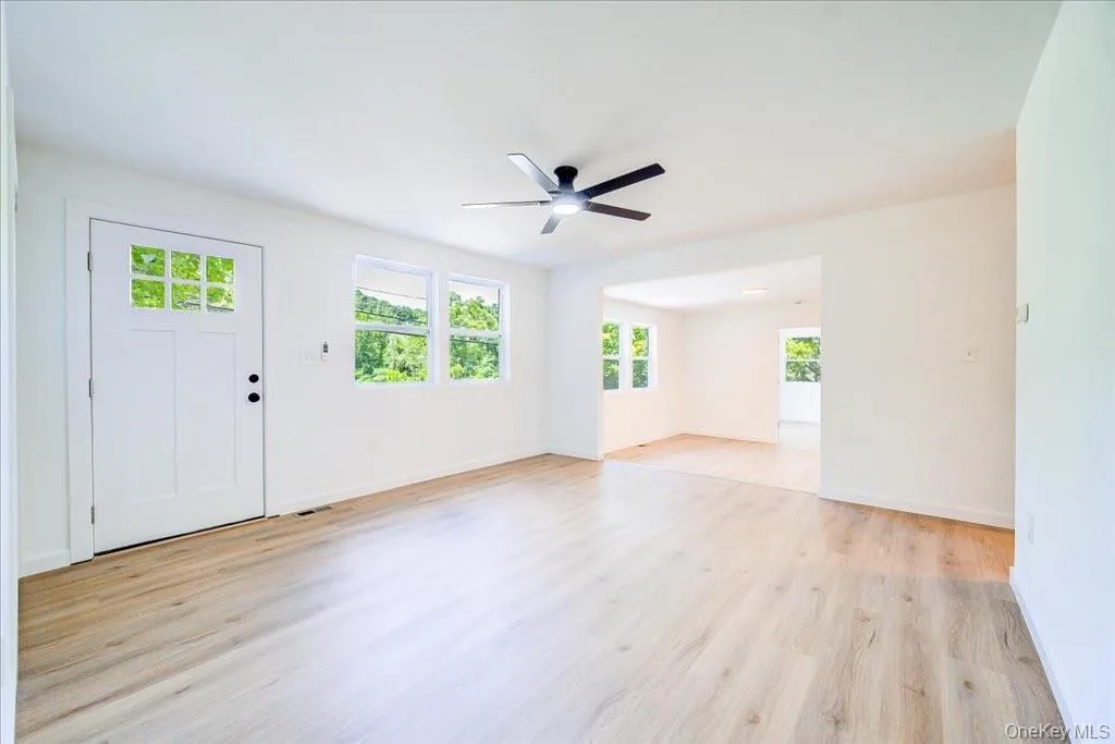 452 Vineyard Avenue, Lloyd, NY, 3 Bedrooms Bedrooms, 12 Rooms Rooms,3 BathroomsBathrooms,Residential,For Rent,Vineyard,0,1021602 452 Vineyard Avenue, Lloyd, NY, 3 Bedrooms Bedrooms, 12 Rooms Rooms,3 BathroomsBathrooms,Residential,For Rent,Vineyard,0,1021602