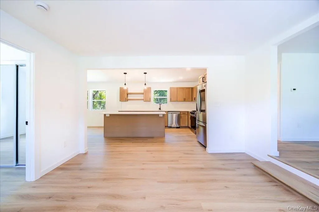 452 Vineyard Avenue, Lloyd, NY, 3 Bedrooms Bedrooms, 12 Rooms Rooms,3 BathroomsBathrooms,Residential,For Rent,Vineyard,0,1021602 452 Vineyard Avenue, Lloyd, NY, 3 Bedrooms Bedrooms, 12 Rooms Rooms,3 BathroomsBathrooms,Residential,For Rent,Vineyard,0,1021602