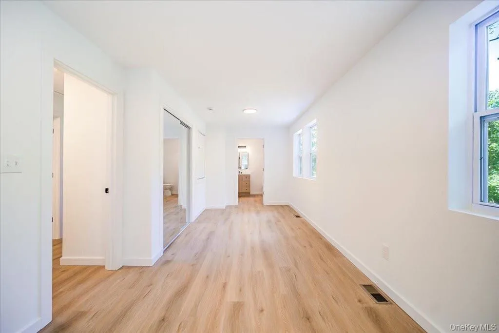 452 Vineyard Avenue, Lloyd, NY, 3 Bedrooms Bedrooms, 12 Rooms Rooms,3 BathroomsBathrooms,Residential,For Rent,Vineyard,0,1021602 452 Vineyard Avenue, Lloyd, NY, 3 Bedrooms Bedrooms, 12 Rooms Rooms,3 BathroomsBathrooms,Residential,For Rent,Vineyard,0,1021602