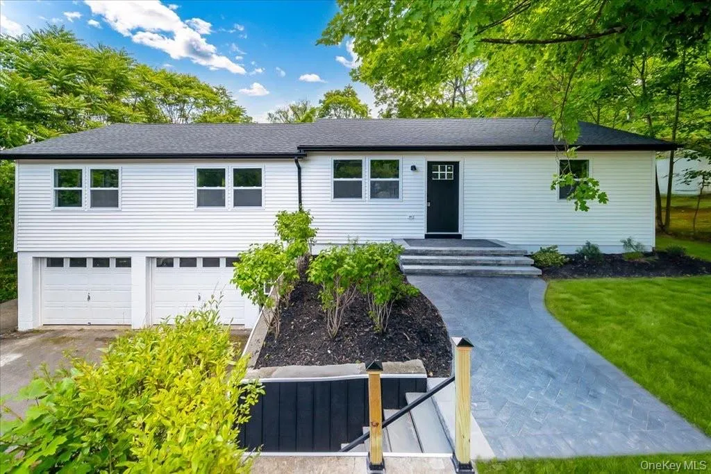 452 Vineyard Avenue, Lloyd, NY, 3 Bedrooms Bedrooms, 12 Rooms Rooms,3 BathroomsBathrooms,Residential,For Rent,Vineyard,0,1021602 452 Vineyard Avenue, Lloyd, NY, 3 Bedrooms Bedrooms, 12 Rooms Rooms,3 BathroomsBathrooms,Residential,For Rent,Vineyard,0,1021602