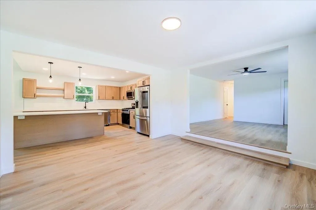 452 Vineyard Avenue, Lloyd, NY, 3 Bedrooms Bedrooms, 12 Rooms Rooms,3 BathroomsBathrooms,Residential,For Rent,Vineyard,0,1021602 452 Vineyard Avenue, Lloyd, NY, 3 Bedrooms Bedrooms, 12 Rooms Rooms,3 BathroomsBathrooms,Residential,For Rent,Vineyard,0,1021602
